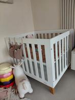 Vintage Happy Baby Box wit met houten onderstel, Kinderen en Baby's, Boxen, Ophalen, Zo goed als nieuw, Vierkant, In hoogte verstelbaar