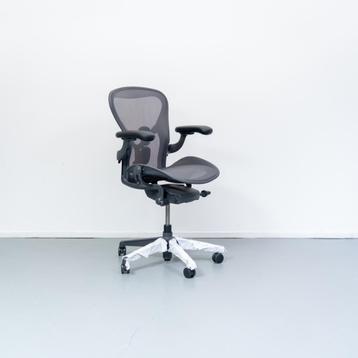 5 Herman Miller Aeron bureaustoel C Graphite beschikbaar voor biedingen