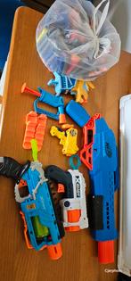 Partij nerf pistolen en hele zak pijltjes., Kinderen en Baby's, Speelgoed | Buiten | Actiespeelgoed, Gebruikt, Ophalen of Verzenden
