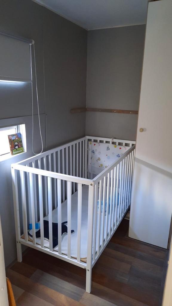 Ledikant met aerosleep matras, Kinderen en Baby's, Kinderkamer | Complete kinderkamers, Zo goed als nieuw, Jongetje of Meisje