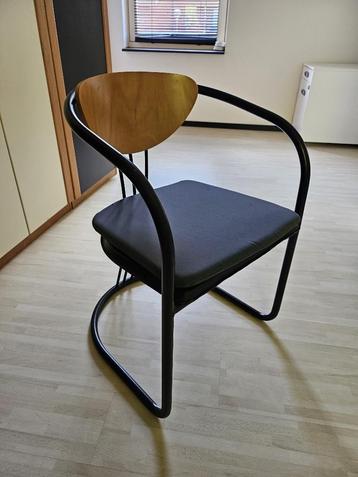 2 stuks eetstoelen