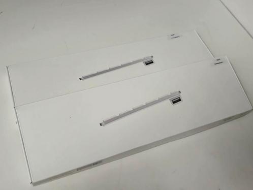 Apple toetsenbord A1243 bedraad in doos in nette staat (2x), Computers en Software, Toetsenborden, Zo goed als nieuw, Ophalen of Verzenden