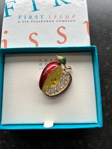 Broche appeltje beschikbaar voor biedingen