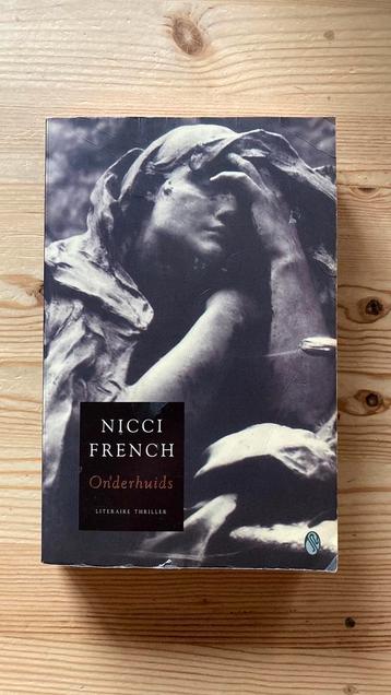 Nicci French - Onderhuids beschikbaar voor biedingen