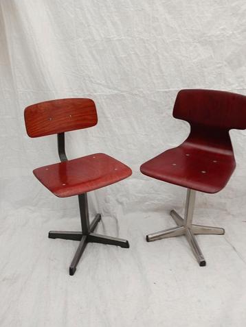 2 Vintage Galvanitoas Kinderstoelen Schoolstoelen