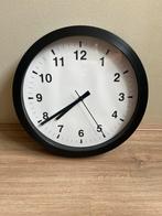 Wandklok met bewegende secondewijzer, Huis en Inrichting, Woonaccessoires | Klokken, Ophalen, Gebruikt, Analoog, Wandklok