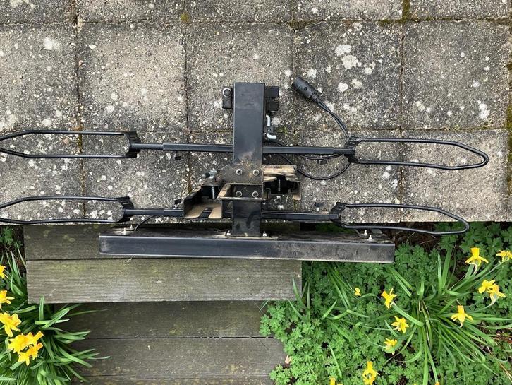 Fietsendrager Kompak II, Auto diversen, Fietsendragers, Zo goed als nieuw, Trekhaakdrager, 2 fietsen, Brede banden, Ophalen