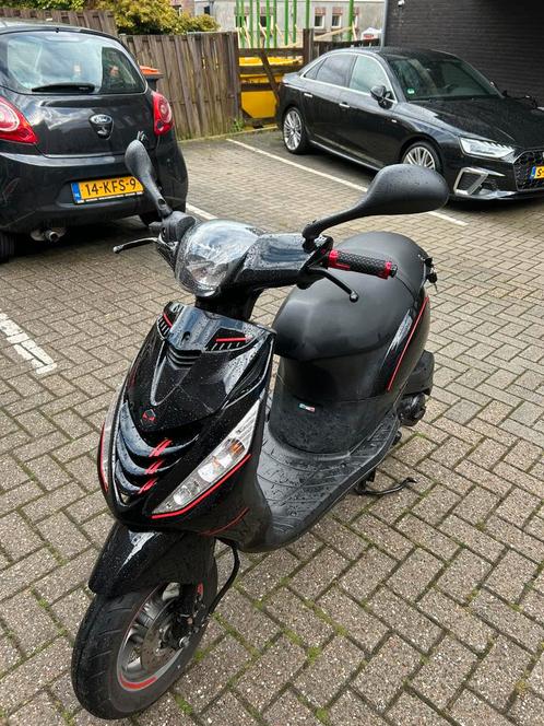 Zip 50cc malossi, Fietsen en Brommers, Scooters | Piaggio, Zo goed als nieuw, Zip, Maximaal 45 km/u, Benzine, Ophalen