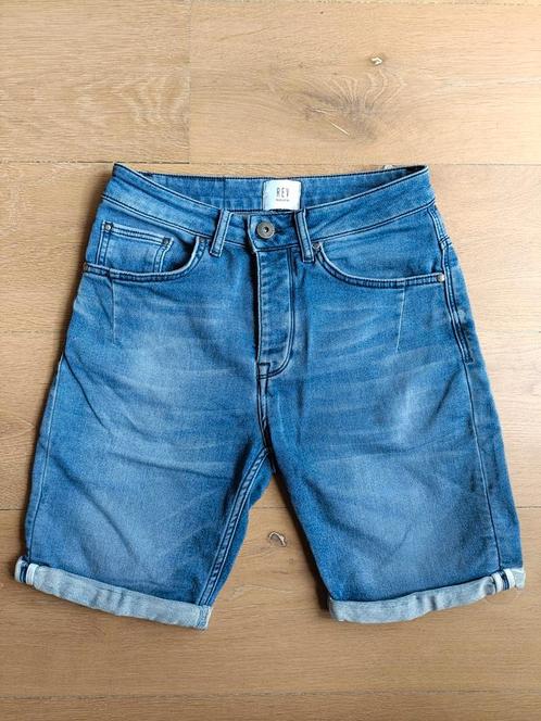 Spijker / jeans korte broek REV XS / 176, Kleding | Heren, Spijkerbroeken en Jeans, Zo goed als nieuw, Ophalen of Verzenden