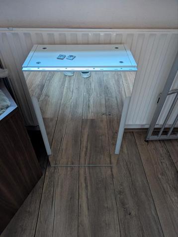 Badkamer kastje beschikbaar voor biedingen