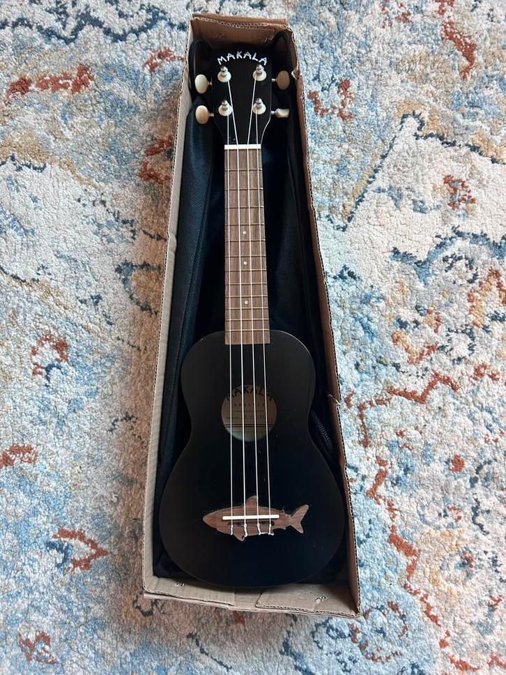 Makala Shark Ukelele - Leuke Beginner Ukelele, Muziek en Instrumenten, Snaarinstrumenten | Overige, Zo goed als nieuw, Ukelele
