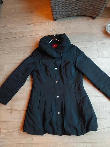 Winterjas lengte 80cm LIV 42 zwart gewatteerd 3xGedragenZGAN beschikbaar voor biedingen