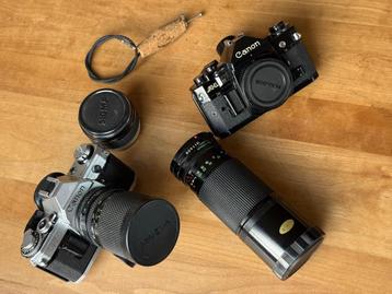 Twee Canon camera's met (zoom)lenzen beschikbaar voor biedingen