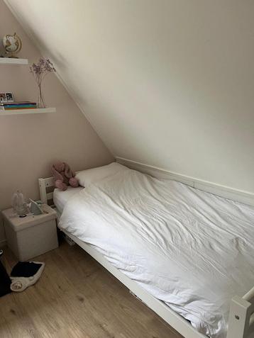 Bed frame voor lattenbodem maat 90 x 200 beschikbaar voor biedingen
