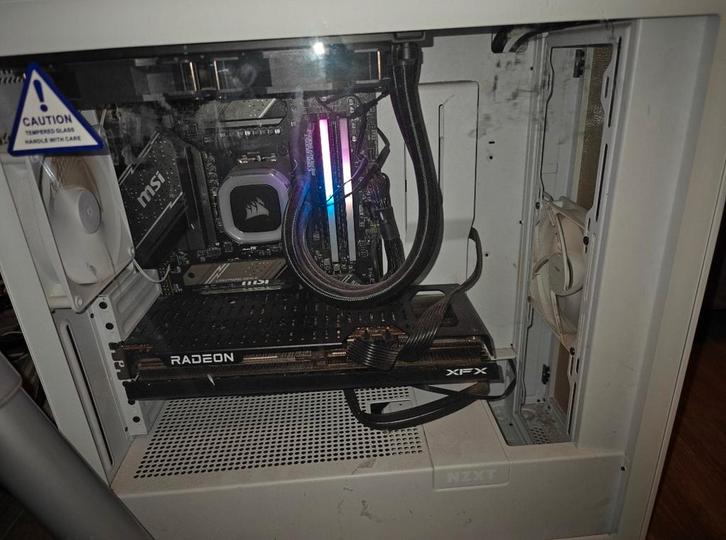 Gaming PC - Ryzen 7 7800X3D, RX 7800 XT - Maart 2024, Computers en Software, Desktop Pc's, Zo goed als nieuw, 4 Ghz of meer, SSD