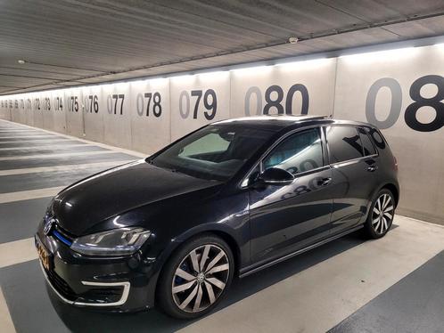 Golf 1.4 GTE DSG 2015  PANO ZWART VOL NAP NL AUTO, Auto's, Volkswagen, Particulier, Golf, Airbags, Airconditioning, Alarm, Bluetooth