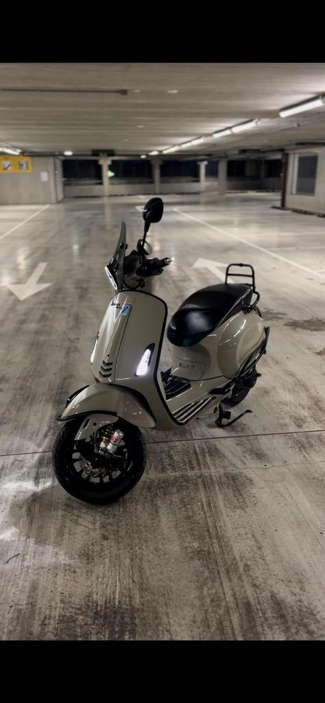 vespa sprint 2017 80cc malossi, Fietsen en Brommers, Scooters | Vespa, Zo goed als nieuw, Vespa S, Maximaal 45 km/u, Benzine, Ophalen