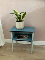 Vintage nachtkastje of plantentafeltje, Ophalen, Zo goed als nieuw, Minder dan 45 cm