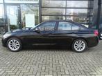 BMW 3 Serie 318i Executive Automaat | Trekhaak | Climate con, Auto's, BMW, Automaat, 12 maanden, Zwart, Origineel Nederlands