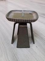 midden eeuw brutalistische gietijzeren kandelaar, Antiek en Kunst, Ophalen of Verzenden, Overige materialen