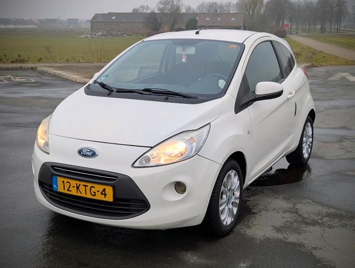 Ford Ka 1.2 51KW 2010 Wit, Auto's, Ford, Particulier, Ka, Airconditioning, Centrale vergrendeling, Elektrische ramen, Lichtmetalen velgen