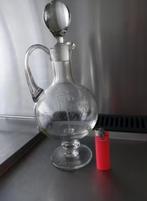 Grote glazen bewerkte karaf, Antiek en Kunst, Antiek | Glas en Kristal, Ophalen of Verzenden