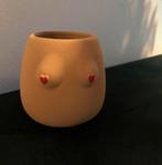 Borsten bloempot bruin rode hartjes boobies, Gebruikt, Verzenden, Rond, Binnen