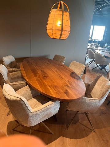 Showroomtafels  eiken ovaal organisch rechthoek rond beschikbaar voor biedingen