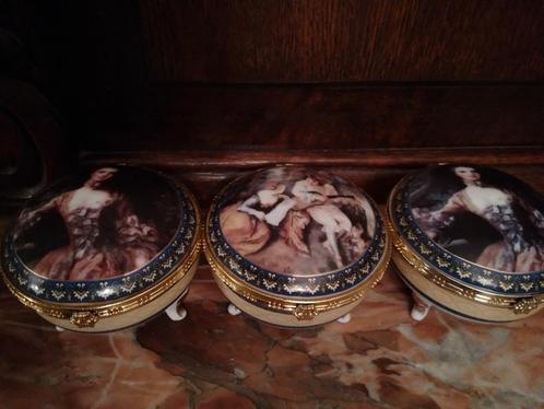 Retro porseleinen doosjes. Motivex, Antiek en Kunst, Curiosa en Brocante, Verzenden
