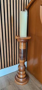zware houten kaarsenstandaard, Huis en Inrichting, Woonaccessoires | Kandelaars en Kaarsen, Ophalen of Verzenden, Hout, 50 tot 75 cm