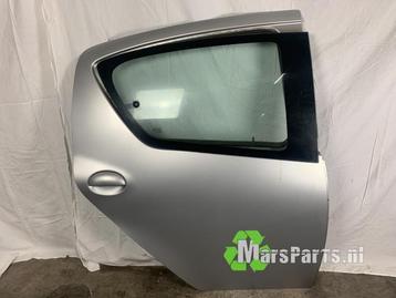 Portier 4Deurs rechts-achter van een Toyota Aygo beschikbaar voor biedingen