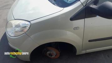 Scherm links-voor van een Renault Twingo (MV190) beschikbaar voor biedingen