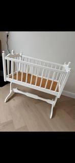Baby wieg, Kinderen en Baby's, Babywiegjes en Ledikanten, Ophalen of Verzenden, Zo goed als nieuw, Wieg