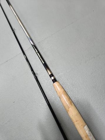 Mooie Daiwa Eliminator vlieghengel 9' 2del. 7# graphite   beschikbaar voor biedingen