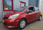 ✅ Toyota Yaris 1.0 12V 2012, 5 Deurs, Km. 91.588 NAP, APK!, Auto's, Stof, 750 kg, Origineel Nederlands, Bedrijf