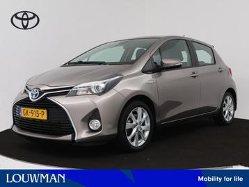 Toyota Yaris 1.5 Hybrid Dynamic (bj 2015, automaat) beschikbaar voor biedingen