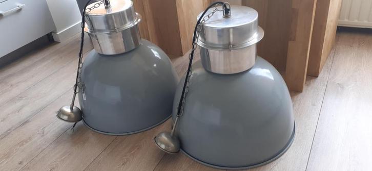 Twee metalen hanglampen, Huis en Inrichting, Lampen | Hanglampen, Zo goed als nieuw, Minder dan 50 cm, Metaal, Ophalen