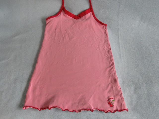 Tricot zonnejurkje roze met geborduurde kersjes maat 104, Kinderen en Baby's, Kinderkleding | Maat 104, Zo goed als nieuw, Meisje