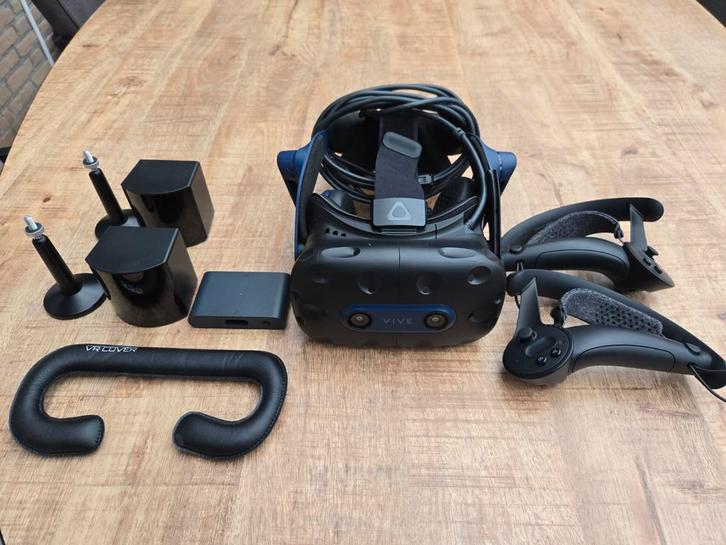 VR headset Vive Pro 2 + Valve Index Controllers - Gebruikt, Spelcomputers en Games, Virtual Reality, Zo goed als nieuw, Pc, Ophalen of Verzenden