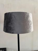Velvet grijze lampenkap, Huis en Inrichting, Lampen | Lampenkappen, Ophalen, 25 tot 50 cm, Rond, Zo goed als nieuw