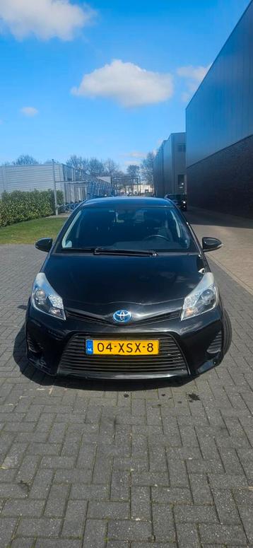 Toyota Yaris 1.5 Full Hybrid CVT 5DR 2012 Zwart beschikbaar voor biedingen