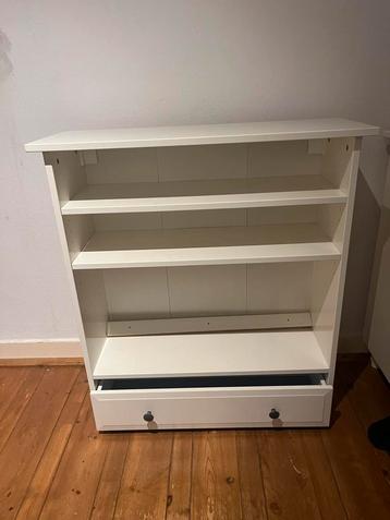 Leuke witte commode/kast