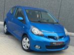 Toyota Aygo 1.0-12V Dynamic Blue 1ste Eigenaar Airco Carplay, Voorwielaandrijving, Stof, Gebruikt, Met garantie (alle)