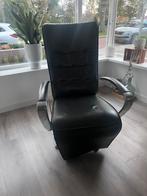 Draaibare Prominent Relaxstoel met Gebruikerssporen, Ophalen, Gebruikt, Zwart, Leer