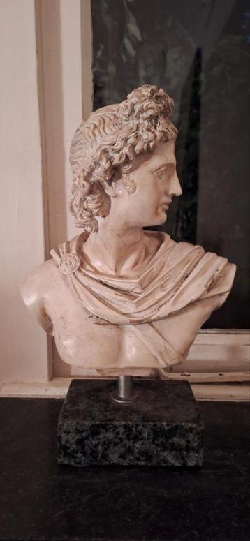 Antiek Buste van Apollo beschikbaar voor biedingen