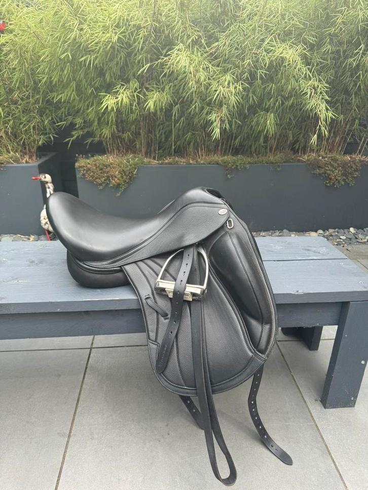 Mooie dressuur zadel van Harry Dabbs met hoes!, Dieren en Toebehoren, Paarden en Pony's | Zadels, Zo goed als nieuw, Dressuur