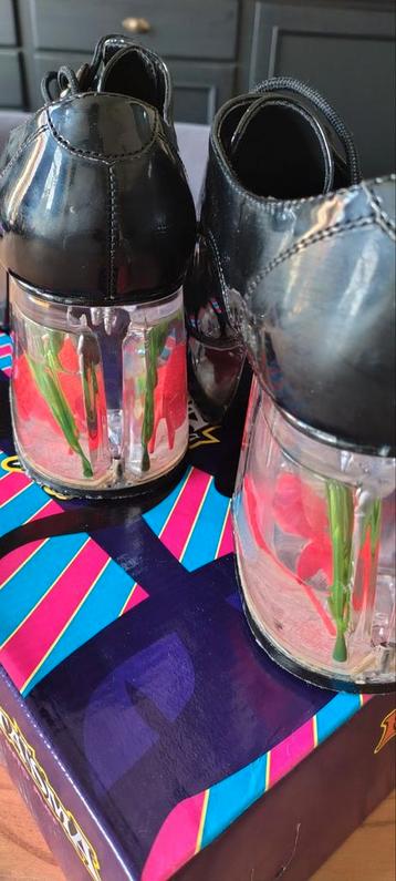 Blokhak Schoenen met Zwemmende Vissen - Uniek! beschikbaar voor biedingen