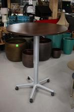 Ronde eettafel in hoogte verstelbaar naar bartafel + wielen