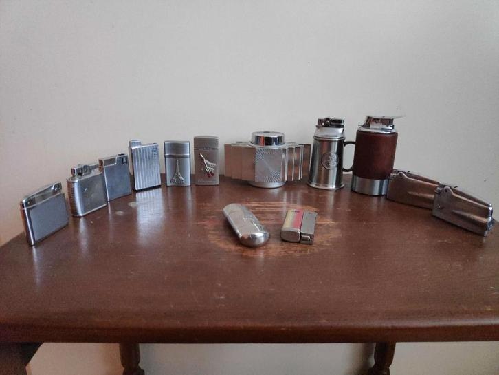 Collectie 1937 - 1960s Aanstekers / Tafelaansterks, Verzamelen, Rookartikelen, Aanstekers en Luciferdoosjes, Gebruikt, Aansteker