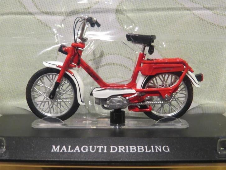 Malaguti Dribbeling brommer 1:18 (M006), Hobby en Vrije tijd, Modelauto's | 1:18, Nieuw, Overige typen, Overige merken, Ophalen of Verzenden
